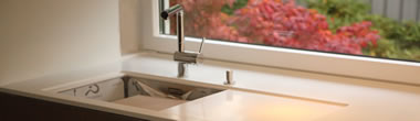 Spülbecken mit Mineralwerkstoff